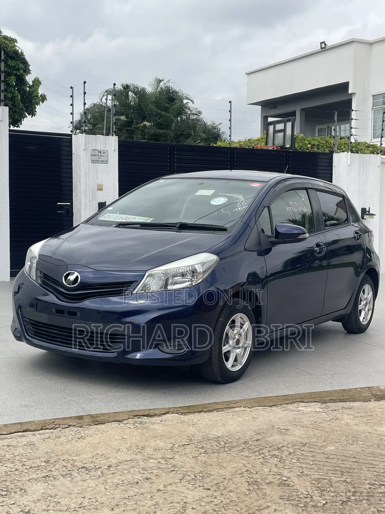 Toyota Vitz 1.3 AWD 5dr 2013 Blue