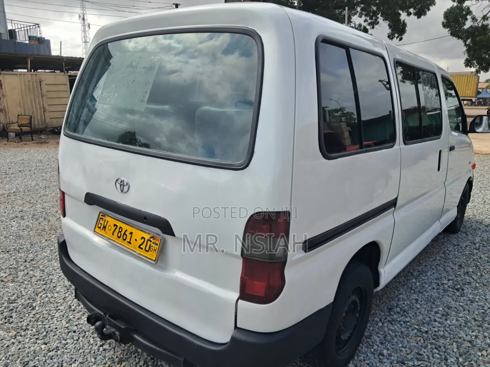 Toyota HiAce 2010 White