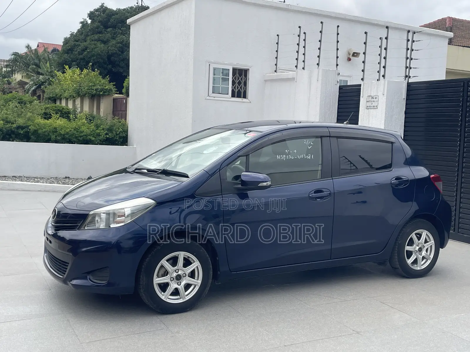 Toyota Vitz 1.3 AWD 5dr 2012 Blue