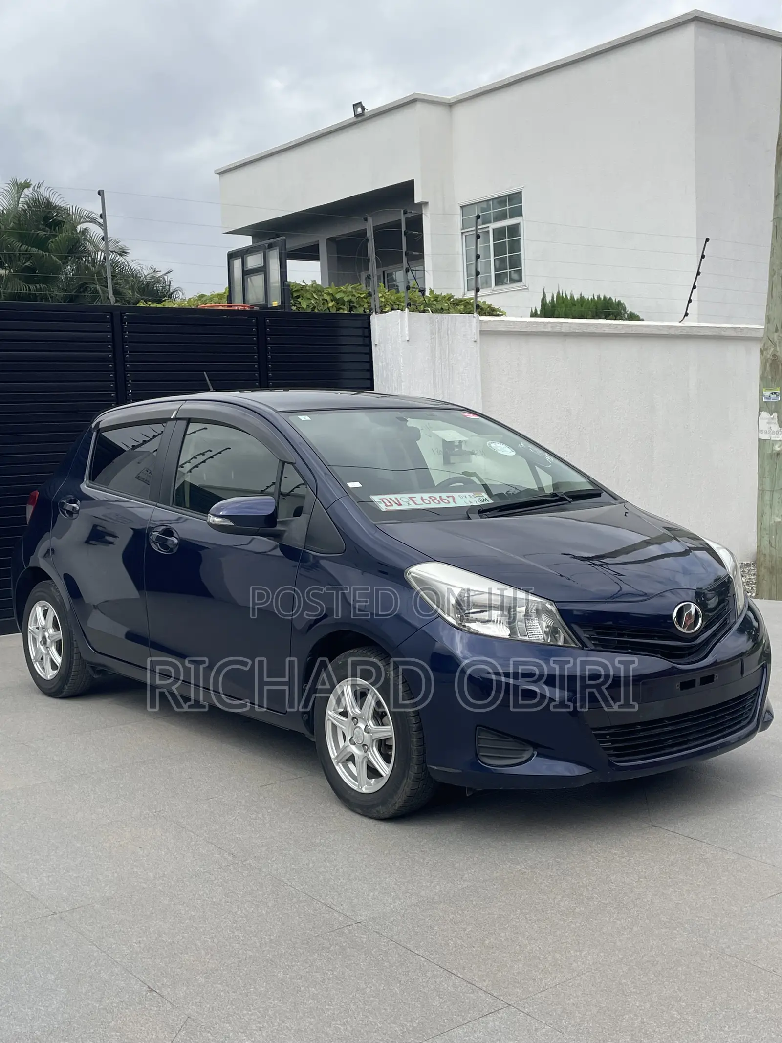 Toyota Vitz 1.3 AWD 5dr 2012 Blue
