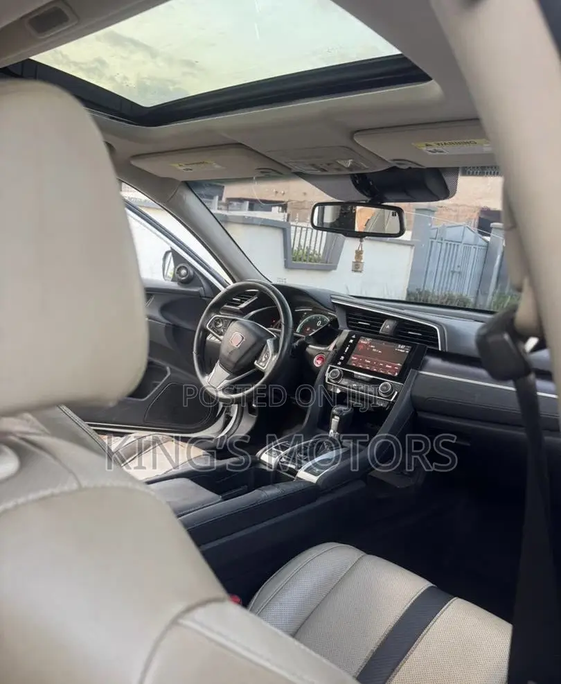 Honda Civic Touring 2dr Coupe (1.5L 4cyl) 2017 White