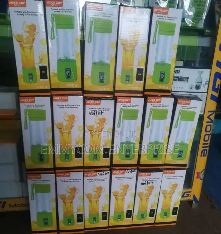 Rechargeable Mini Fruit Juicer New in Box (100gh)