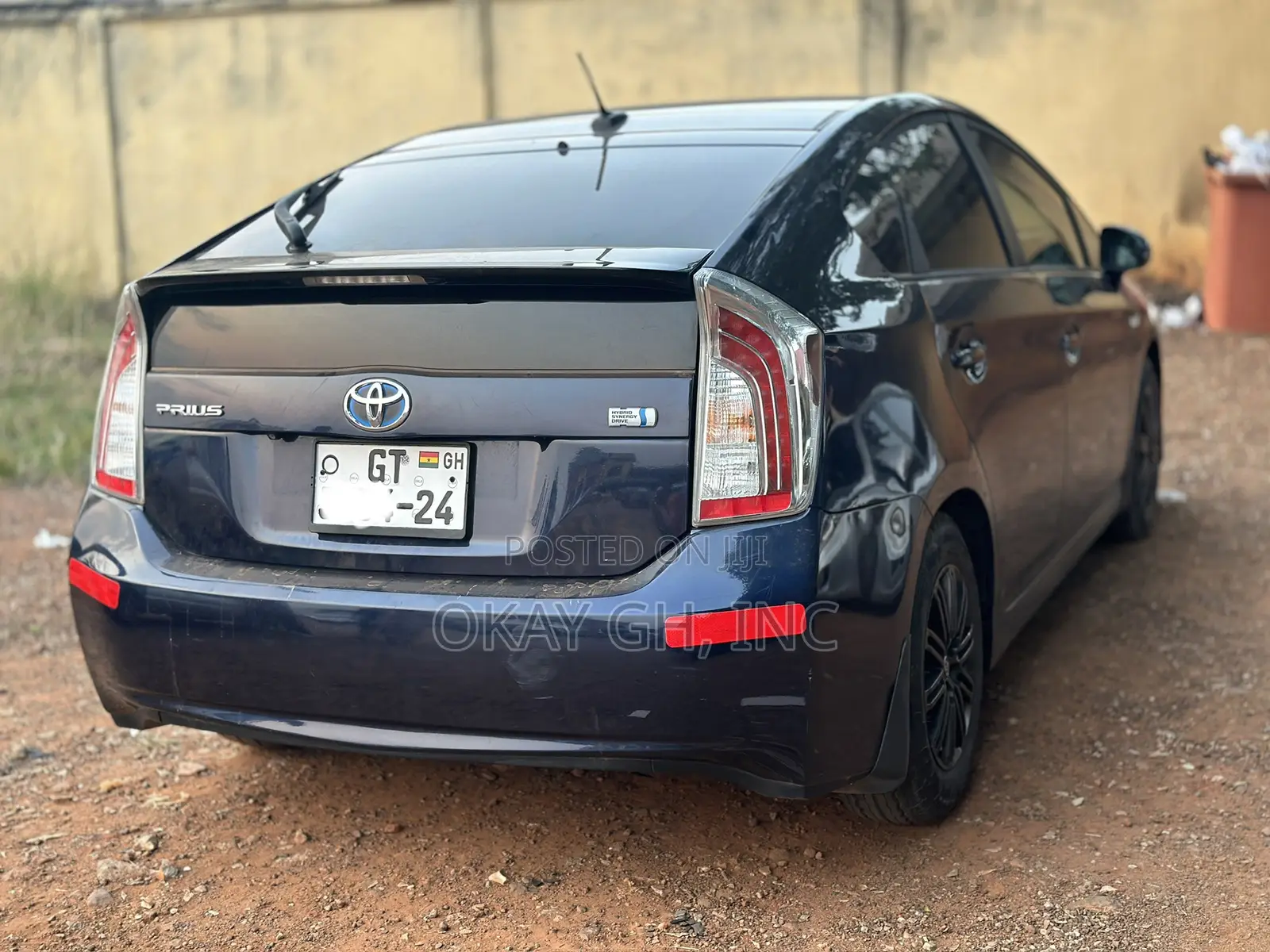 Toyota Prius Four 4dr Hatchback (1.8L 4cyl gas/electric hybrid CVT)