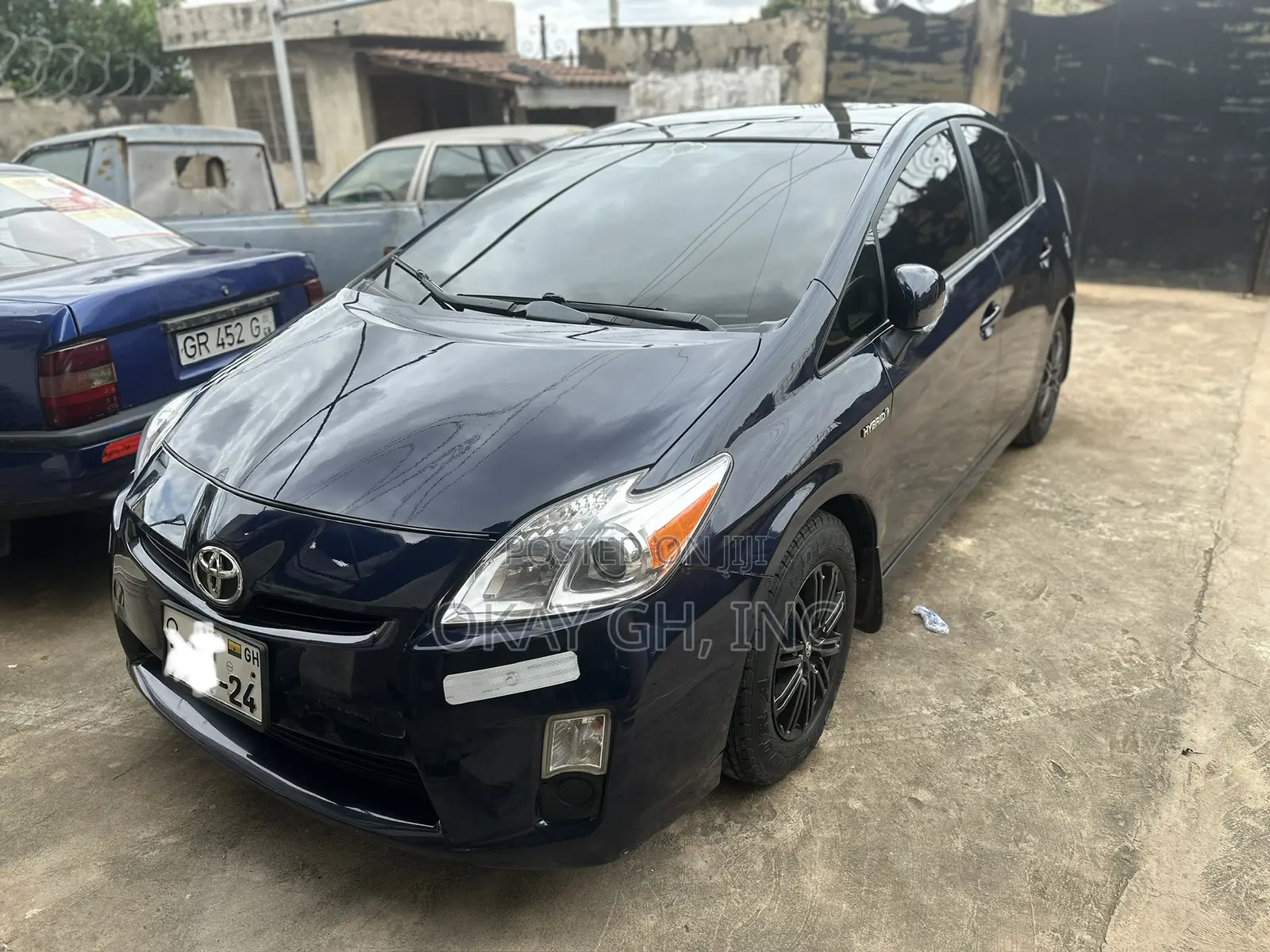 Toyota Prius Four 4dr Hatchback (1.8L 4cyl gas/electric hybrid CVT)