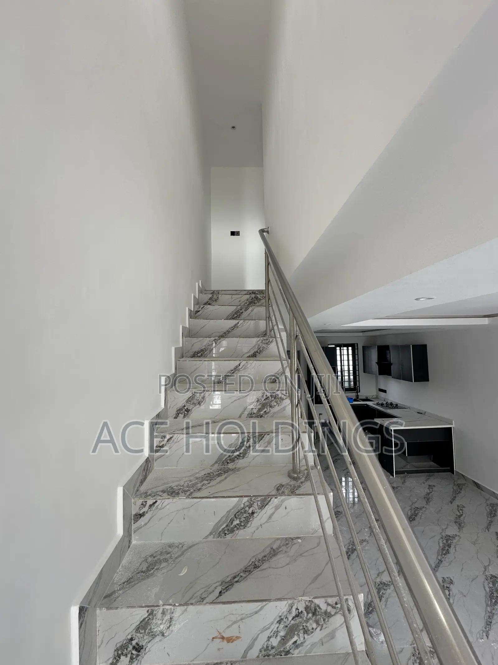 2bdrm Townhouse/Terrace in Nmai Dzorn, School Junction for sale