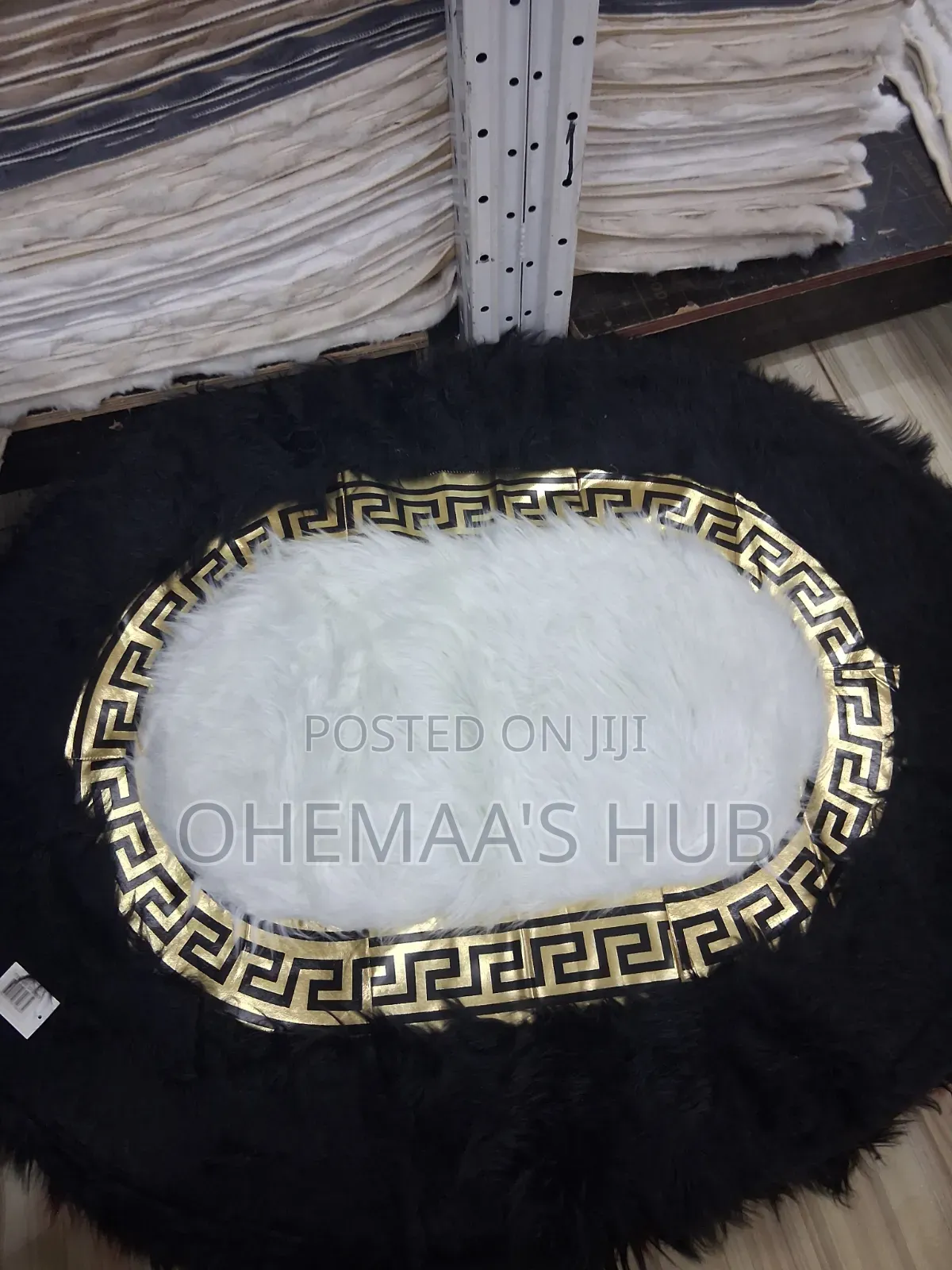 Fluffy Floor Carpet – 90 × 120 Cm