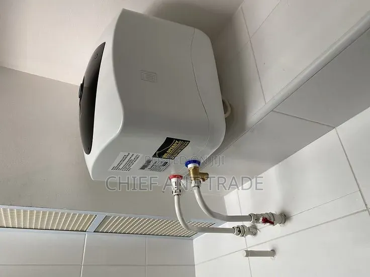 Ariston Water Heater. 10 Liters