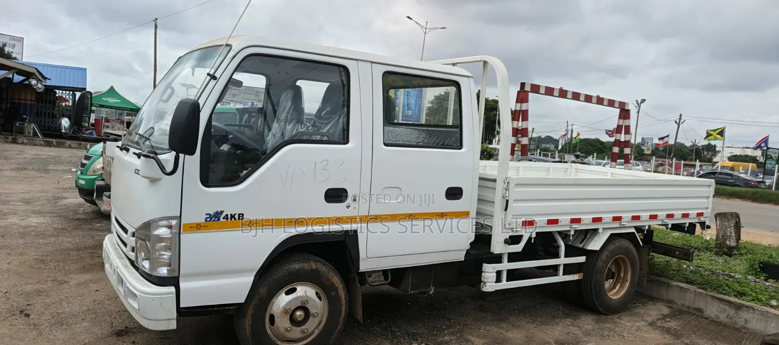 New Isuzu Elf Truck 2025 White