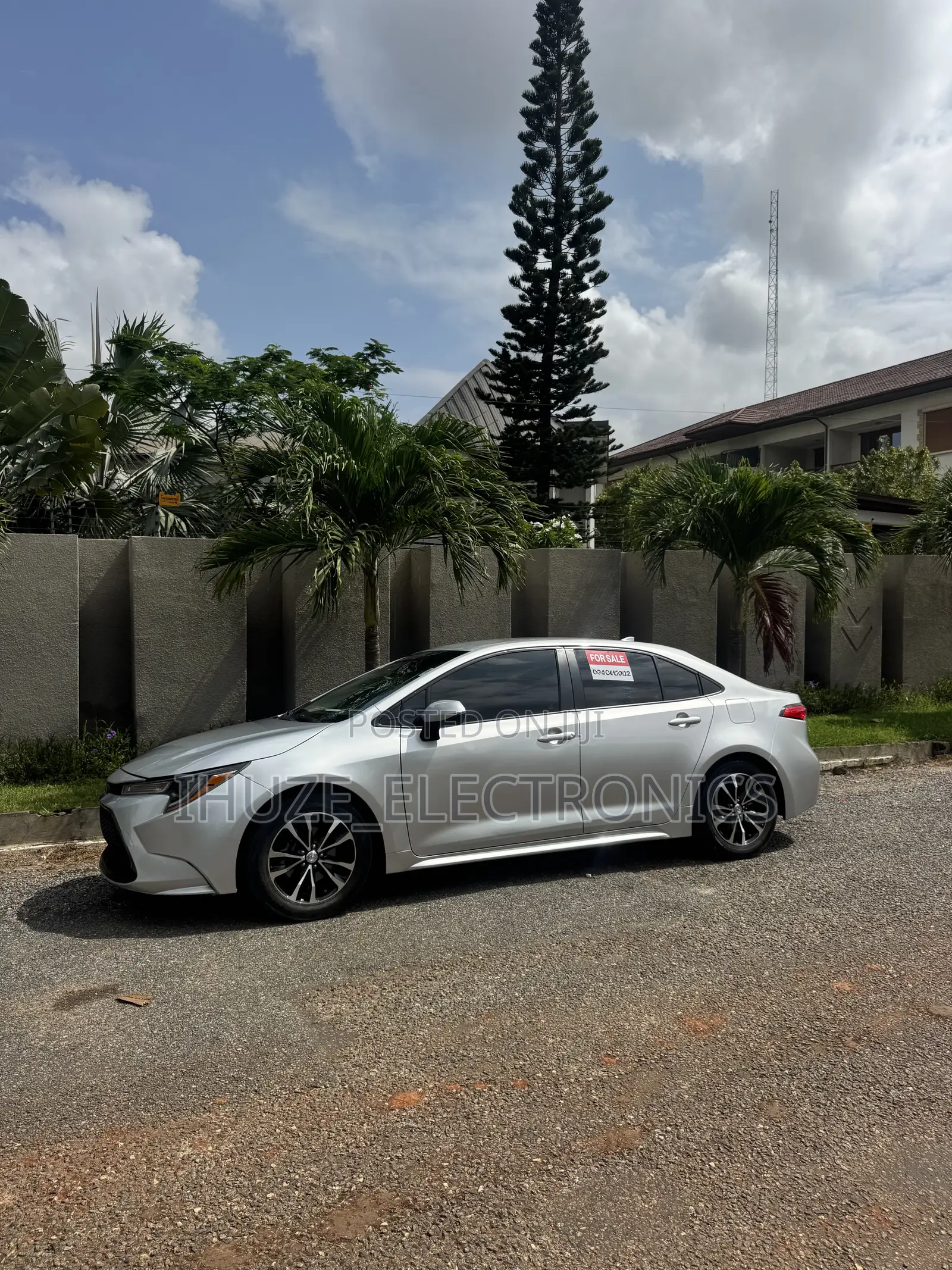 Toyota Corolla LE 2021 Silver