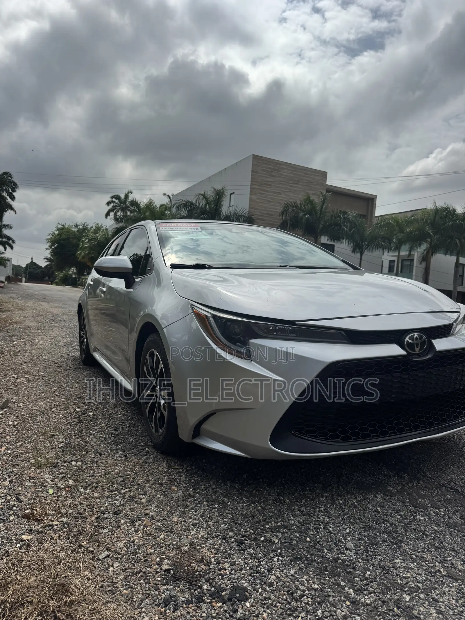 Toyota Corolla LE 2021 Silver