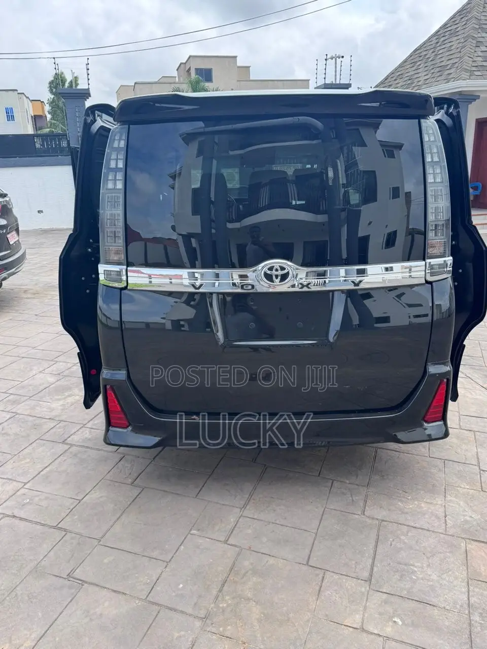 Toyota Voxy 2014 Black