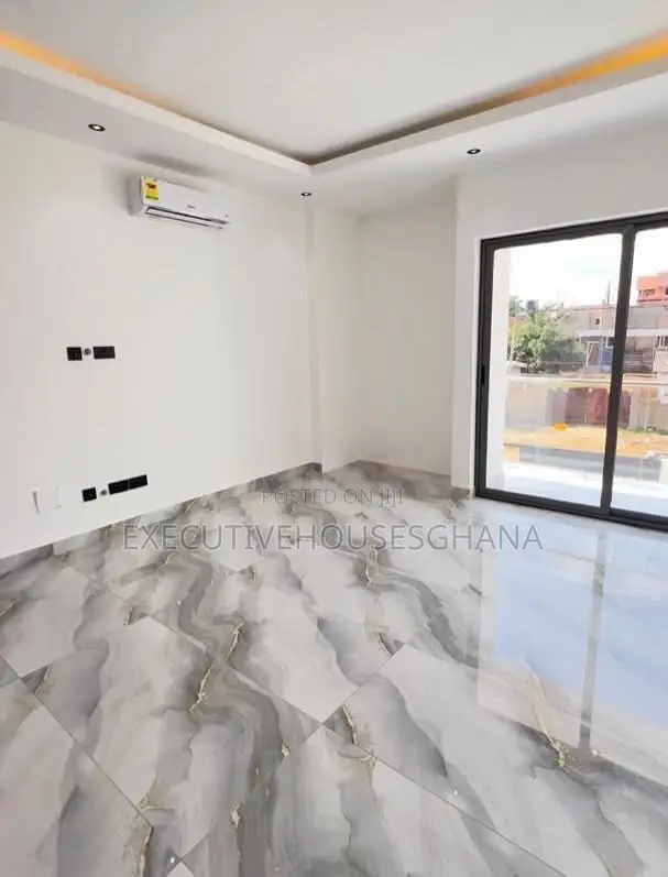 2bdrm Townhouse/Terrace in Ashaley Botwe for sale