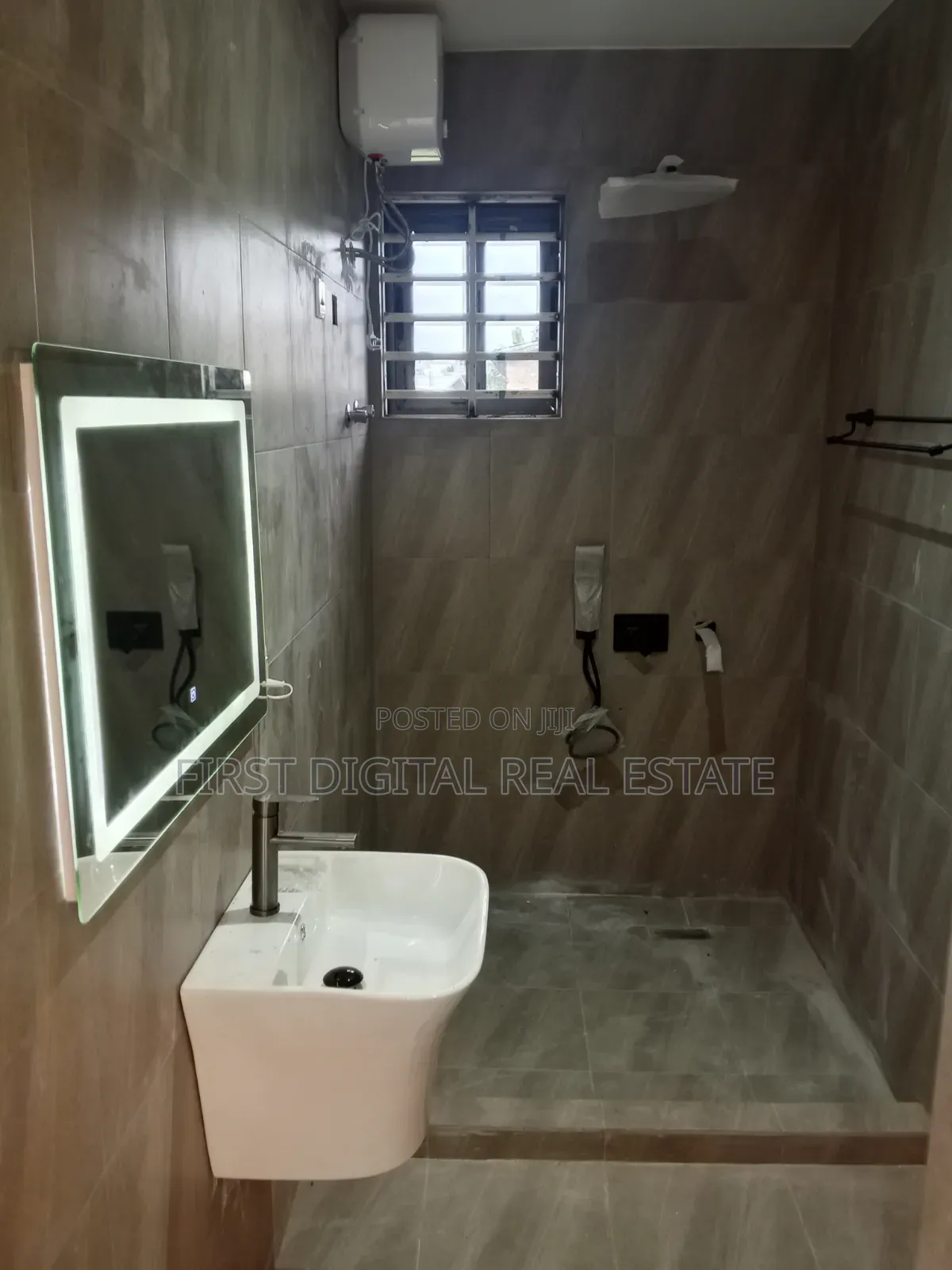 3bdrm Duplex in First Digital Real, Akweley for sale