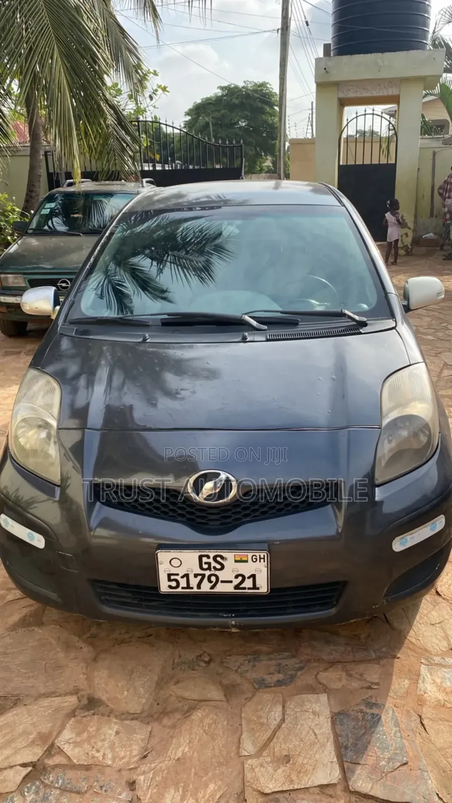 Toyota Vitz 1.3 FWD 5dr 2010 Gray