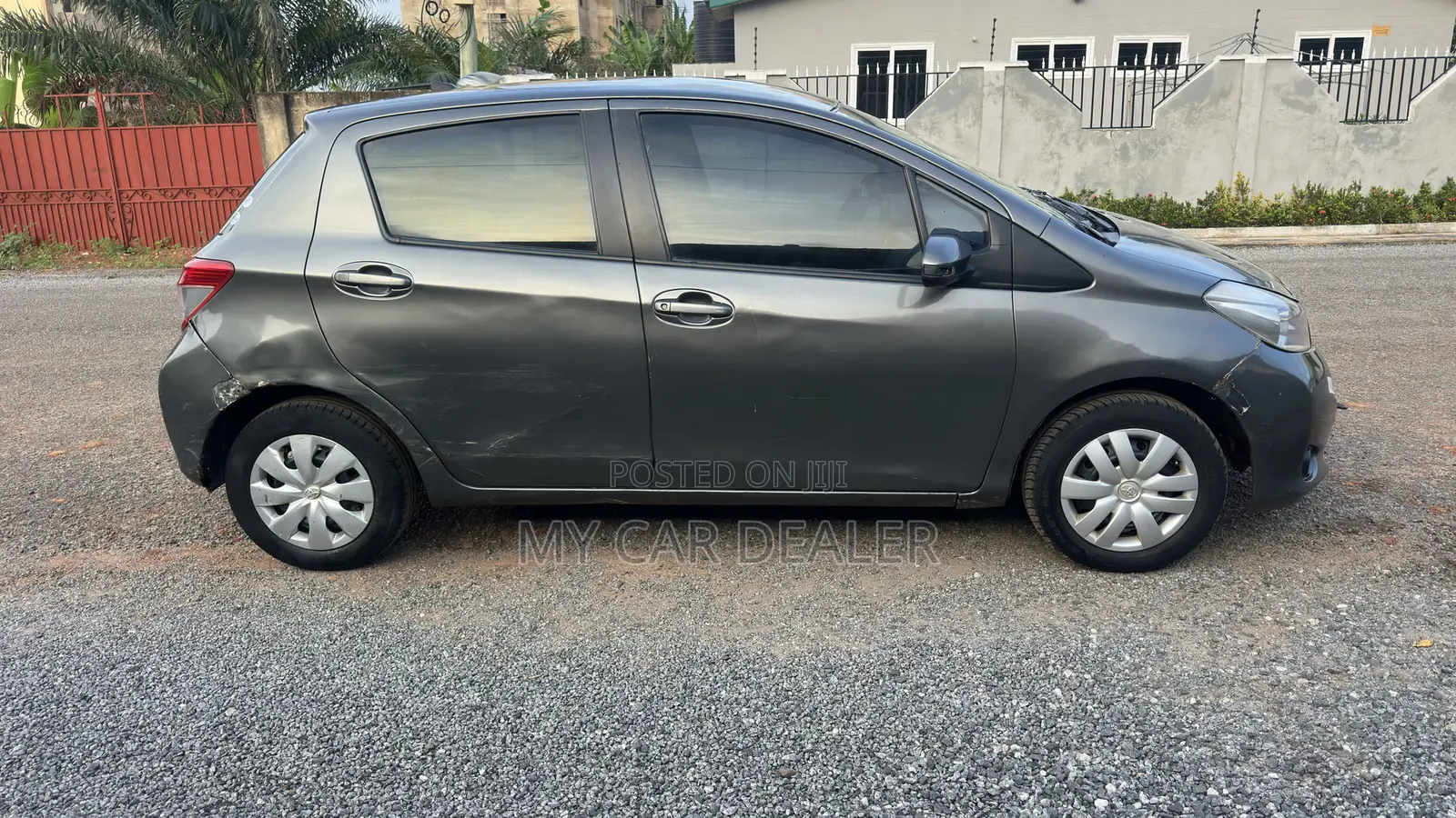Toyota Vitz 1.0 FWD 3dr 2012 Gray