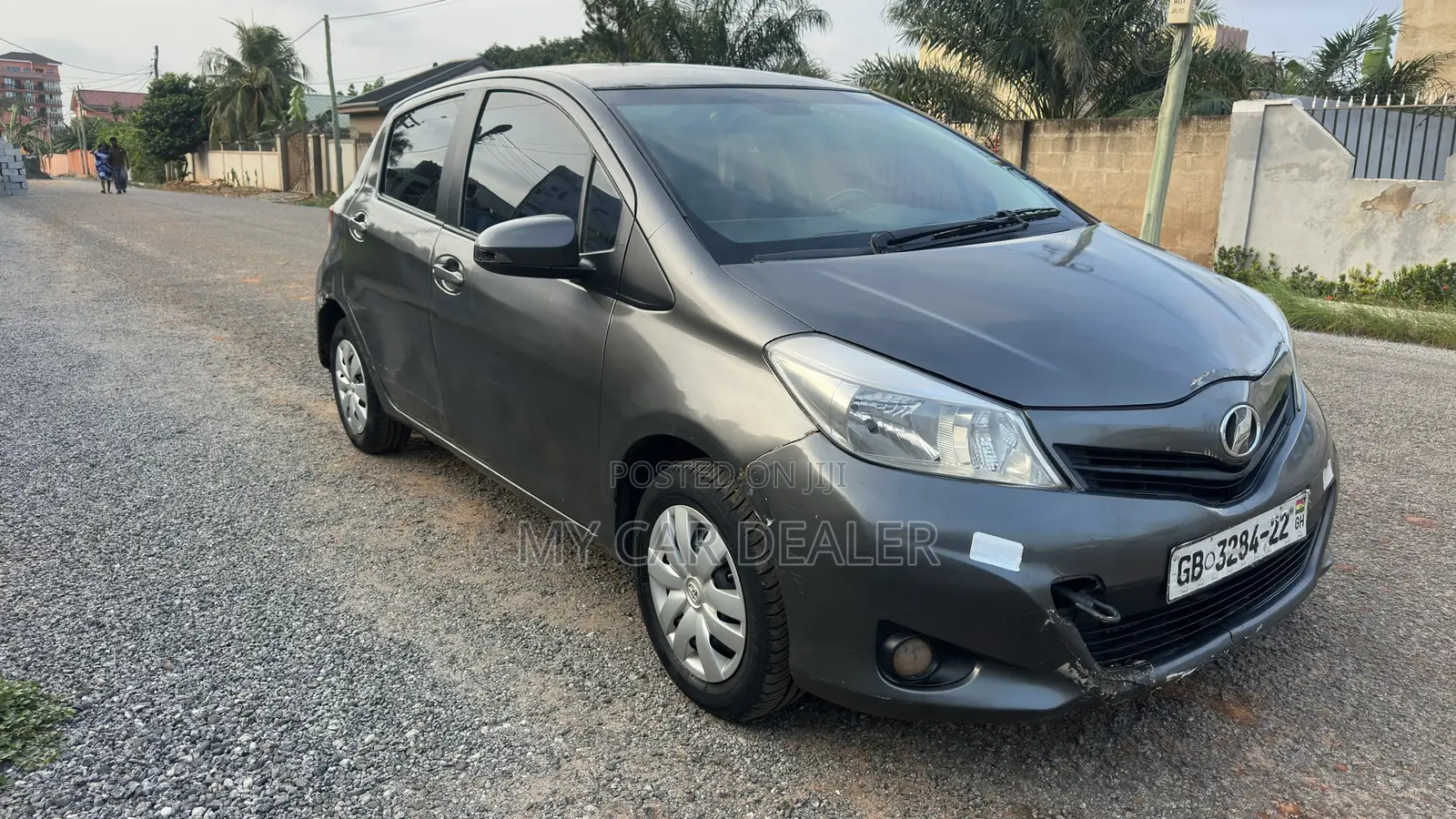 Toyota Vitz 1.0 FWD 3dr 2012 Gray