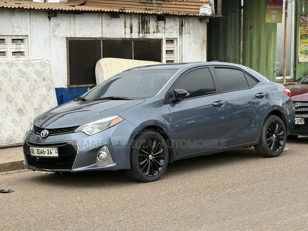 Toyota Corolla 2015 Gray