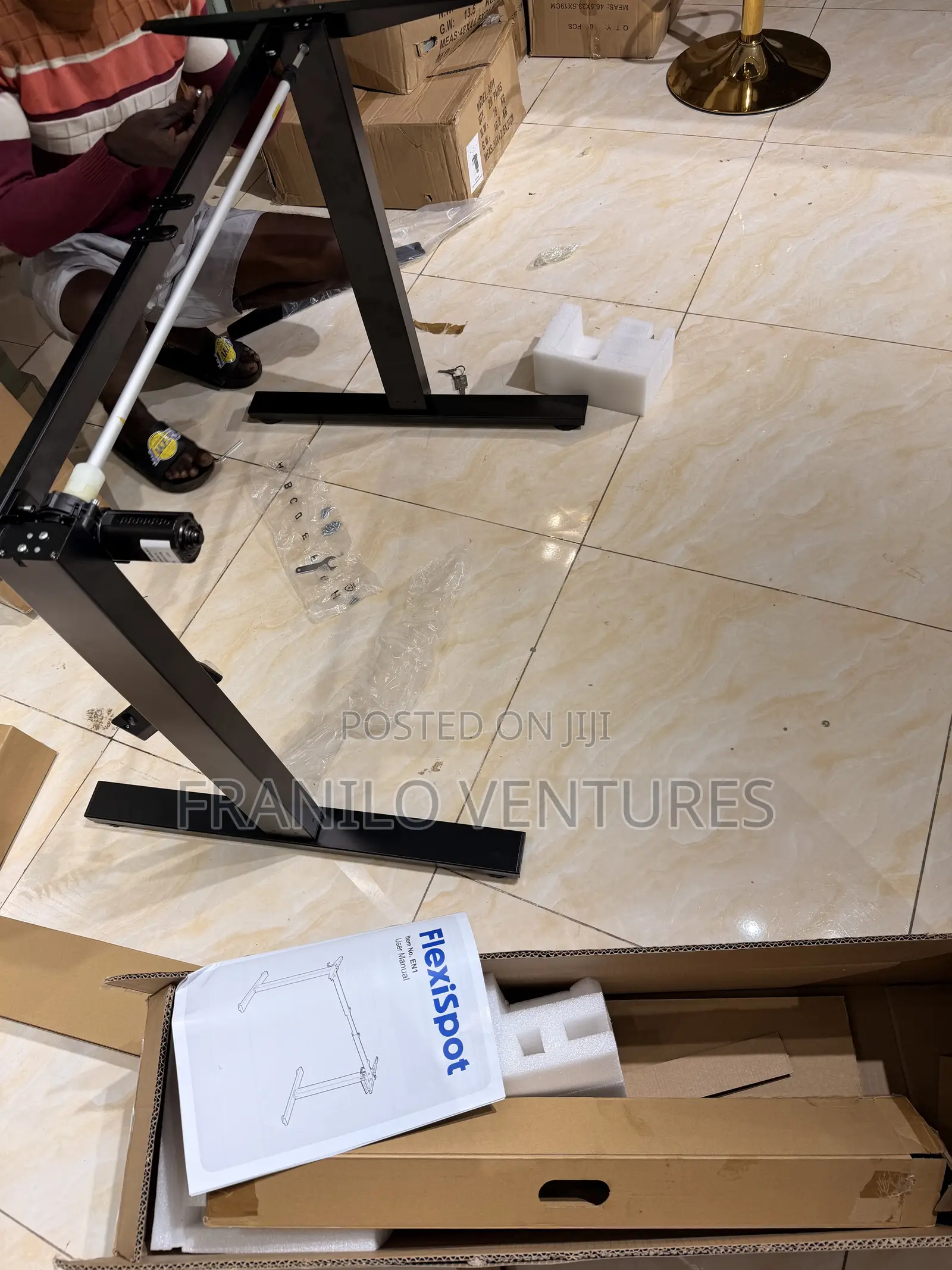 Flexispot En1 Complete Standing/Electric Desk(140x70cm)