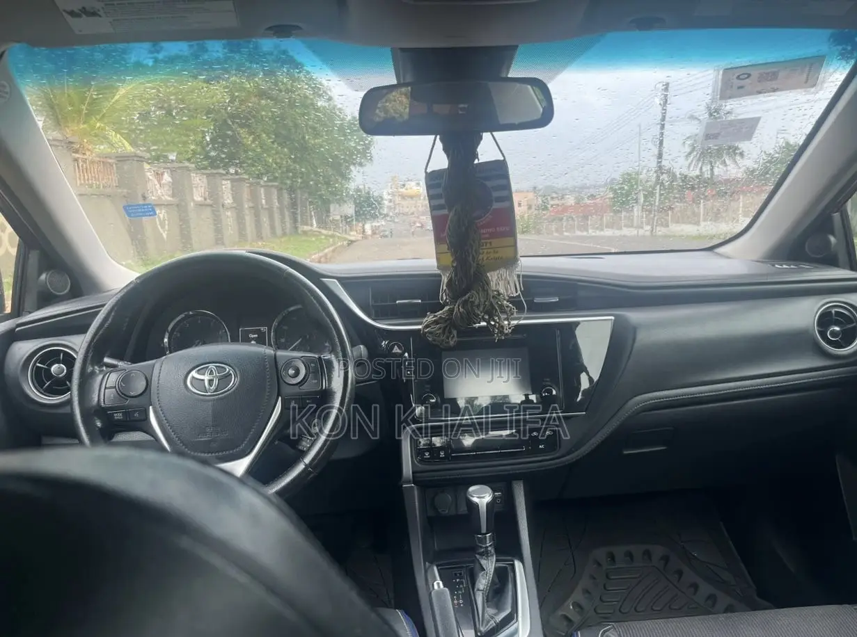 Toyota Corolla SE (1.8L 4cyl 2A) 2019 Red