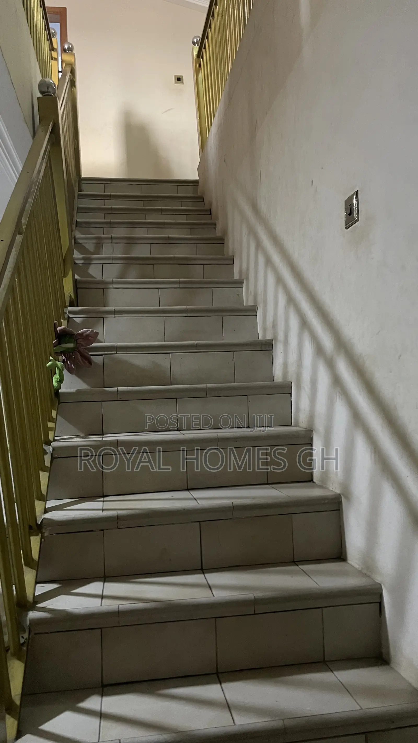 6bdrm Apartment in Royal Homes Gh, East Legon for rent
