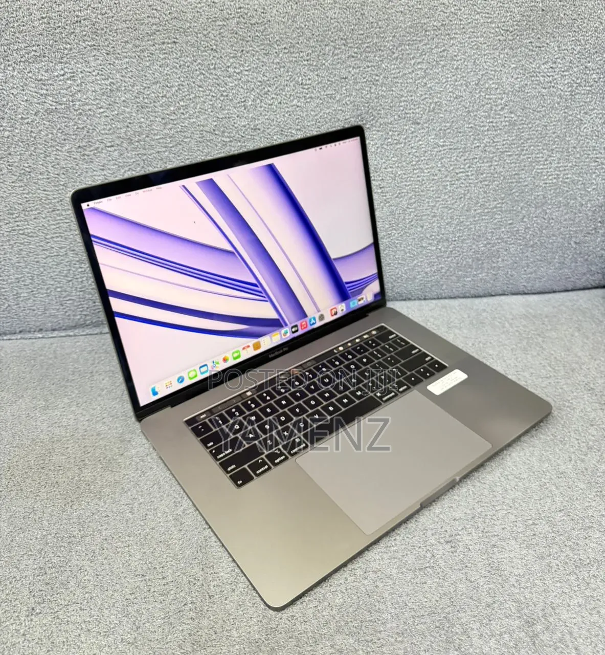 Laptop Apple MacBook 2019 16GB Intel Core i9 SSD 512GB