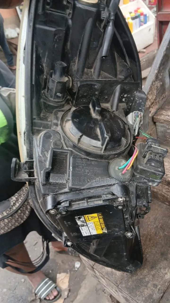 Toyota Vitz Headlight(Charger Type)