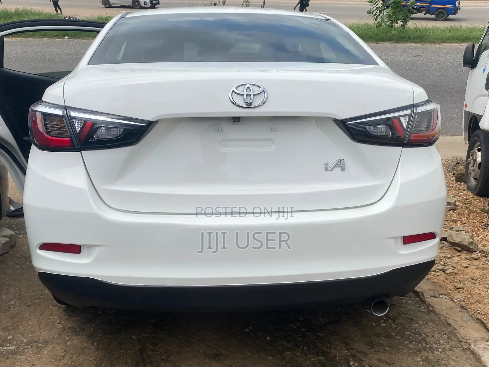 Toyota Yaris iA 1.5 FWD 2017 White