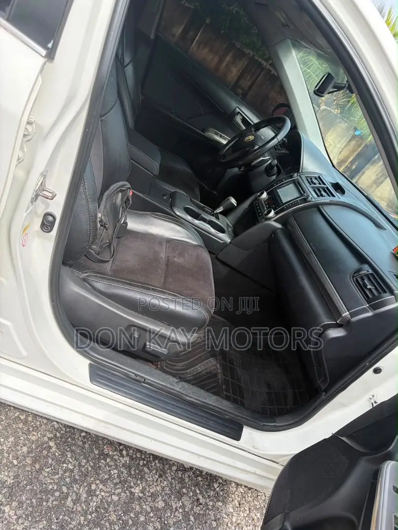 Toyota Camry SE Sport 4dr Sedan (2.5L 4cyl 6A) 2014 White