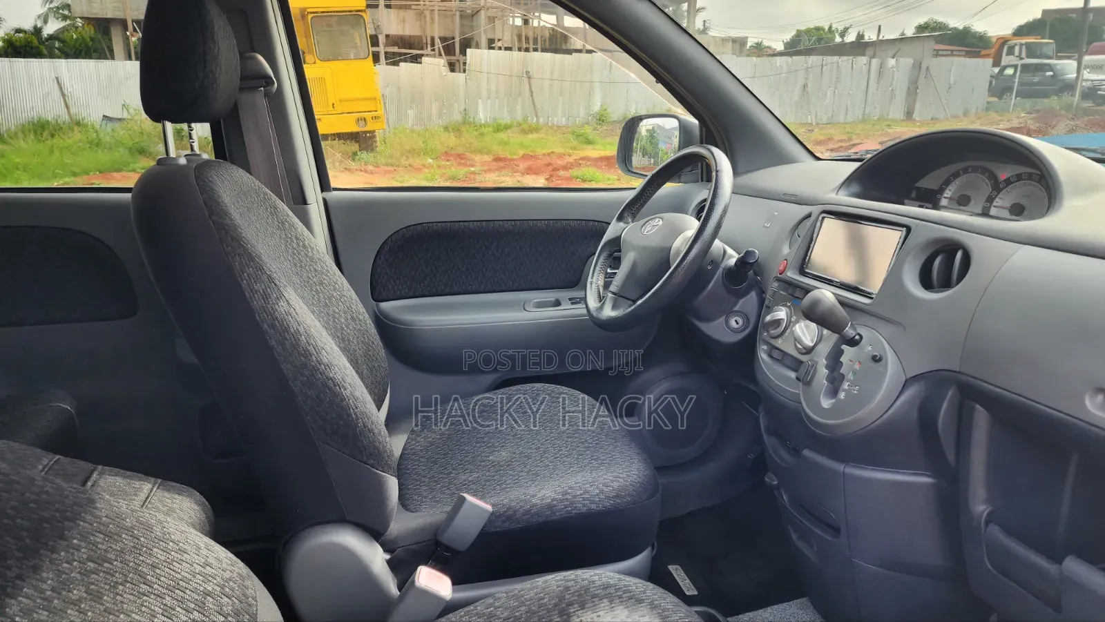 Toyota Sienta 2013 Gray