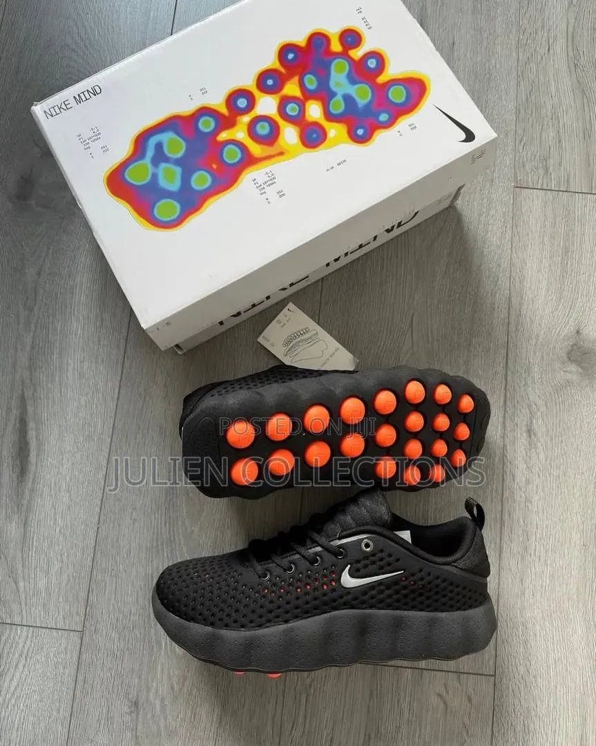 Nike Mind Black and Cream