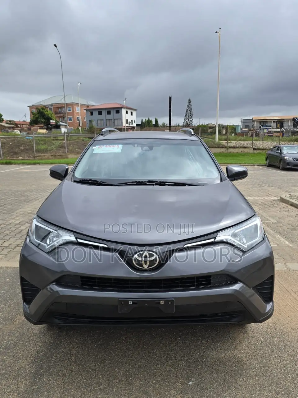 Toyota RAV4 LE 4dr SUV AWD (2.5L 4cyl 6A) 2018 Gray