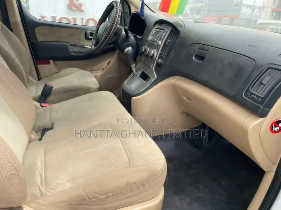 Hyundai H200 2015 White