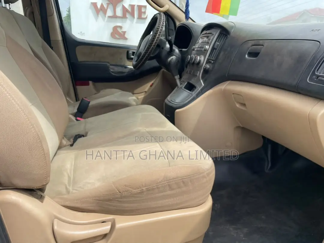 Hyundai H200 2015 White