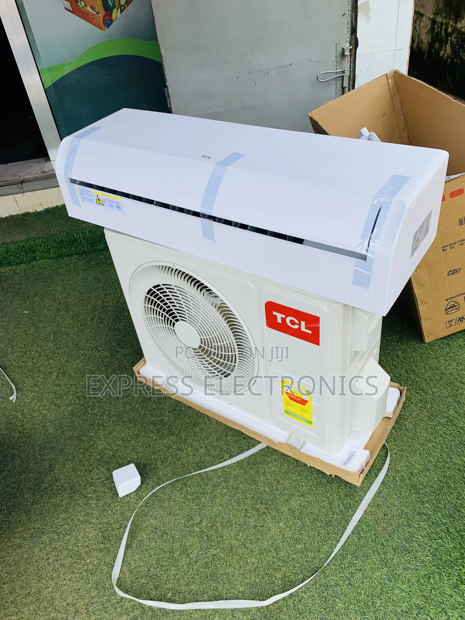 Grab the New White TCL 2.5hp Split Inverter
