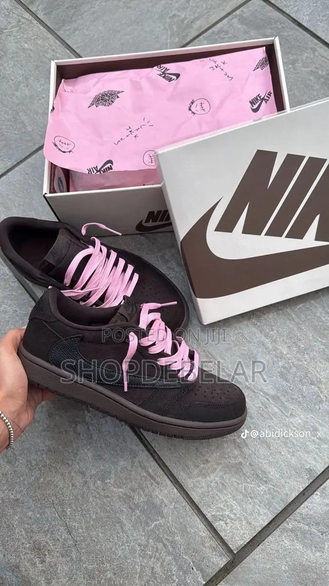 Travis Scott Nike