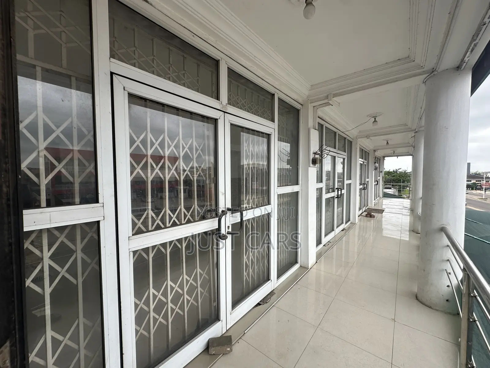 Single Large Shop/Office for Rent