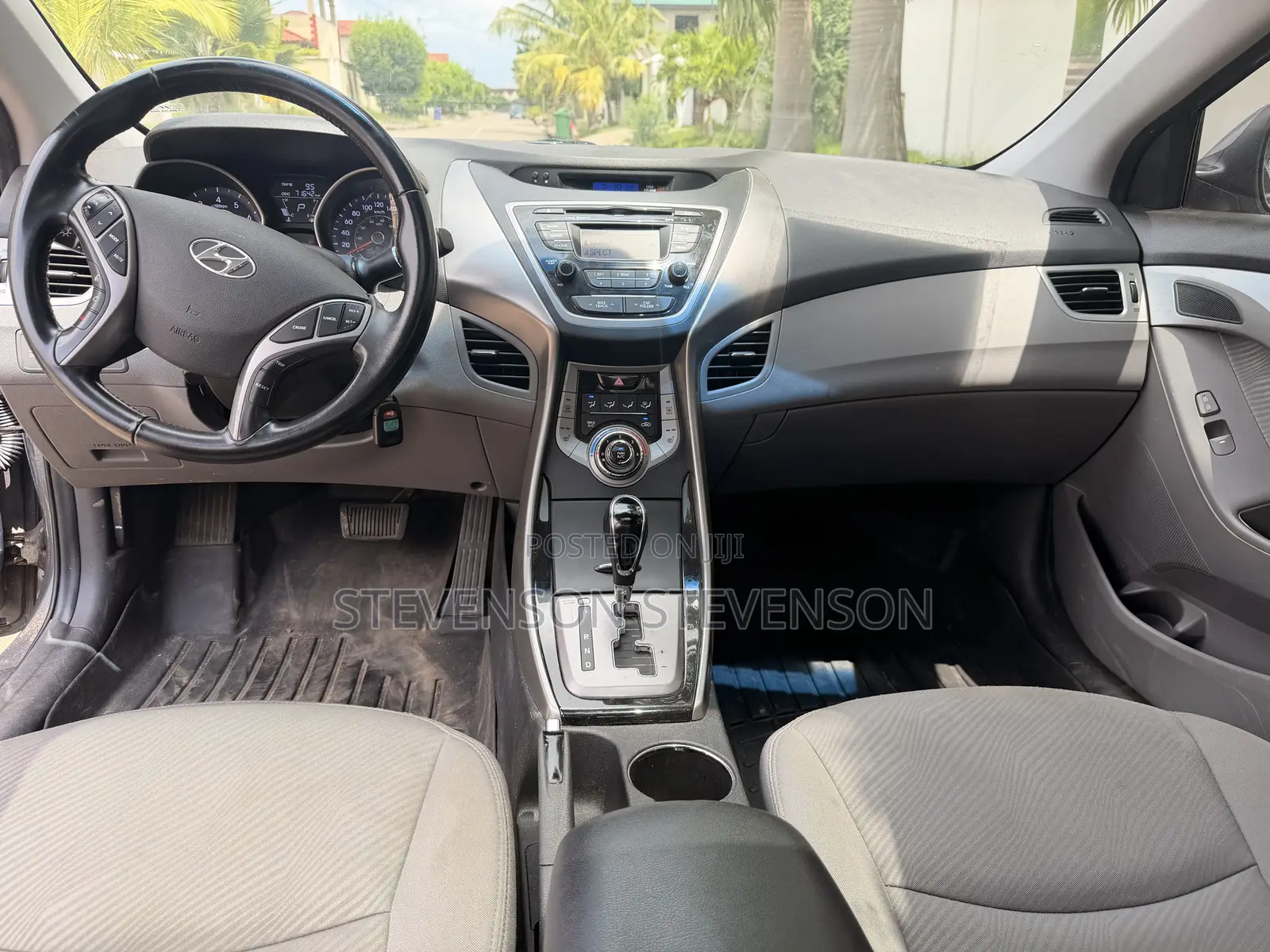 Hyundai Elantra GLS Sedan FWD (1.8L 4cyl 6M) 2013 Gray
