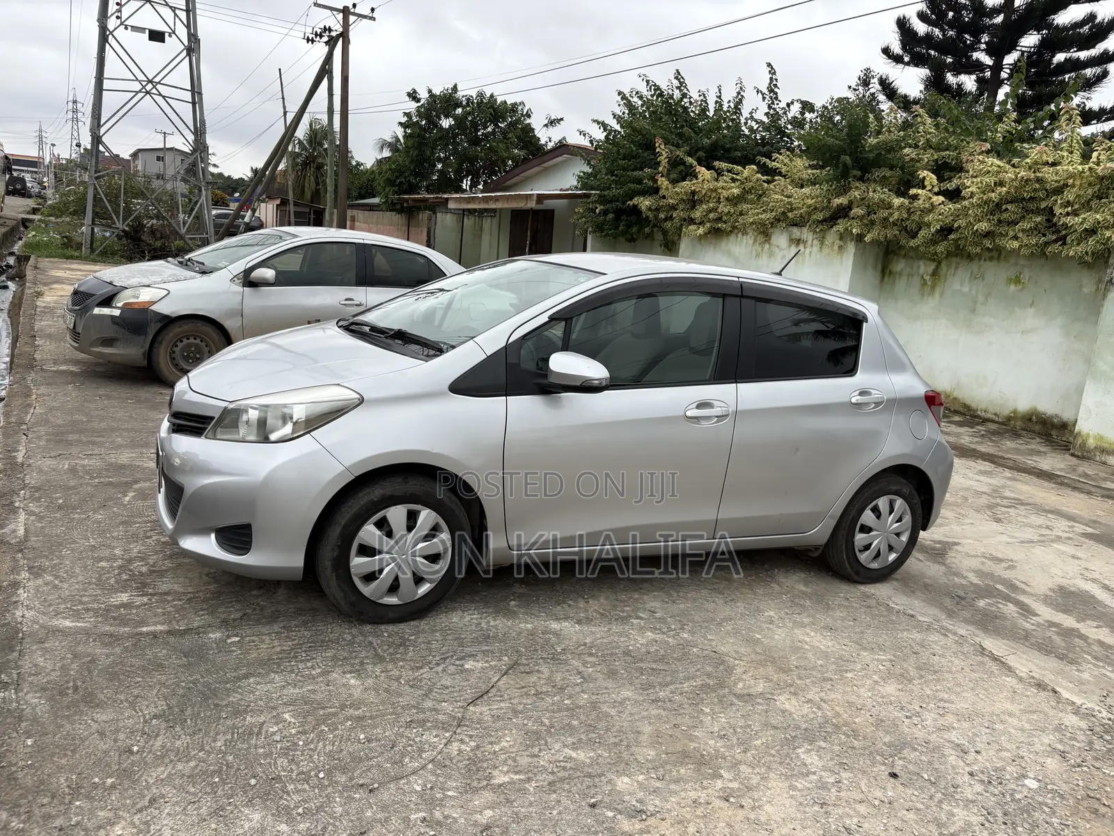 Toyota Vitz 1.3 FWD 5dr 2012 Silver