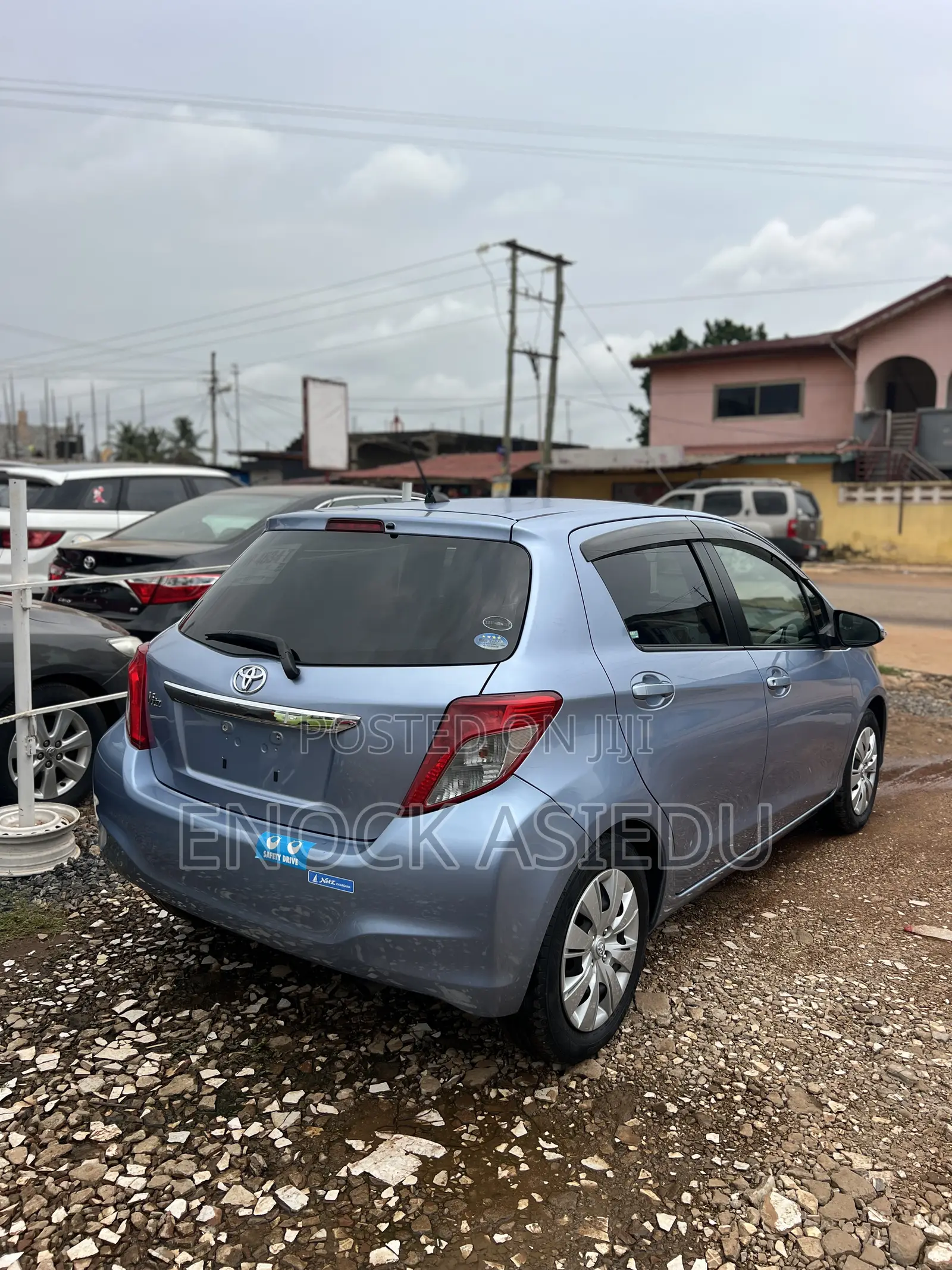 Toyota Vitz 1.3 AWD 3dr 2013 Blue