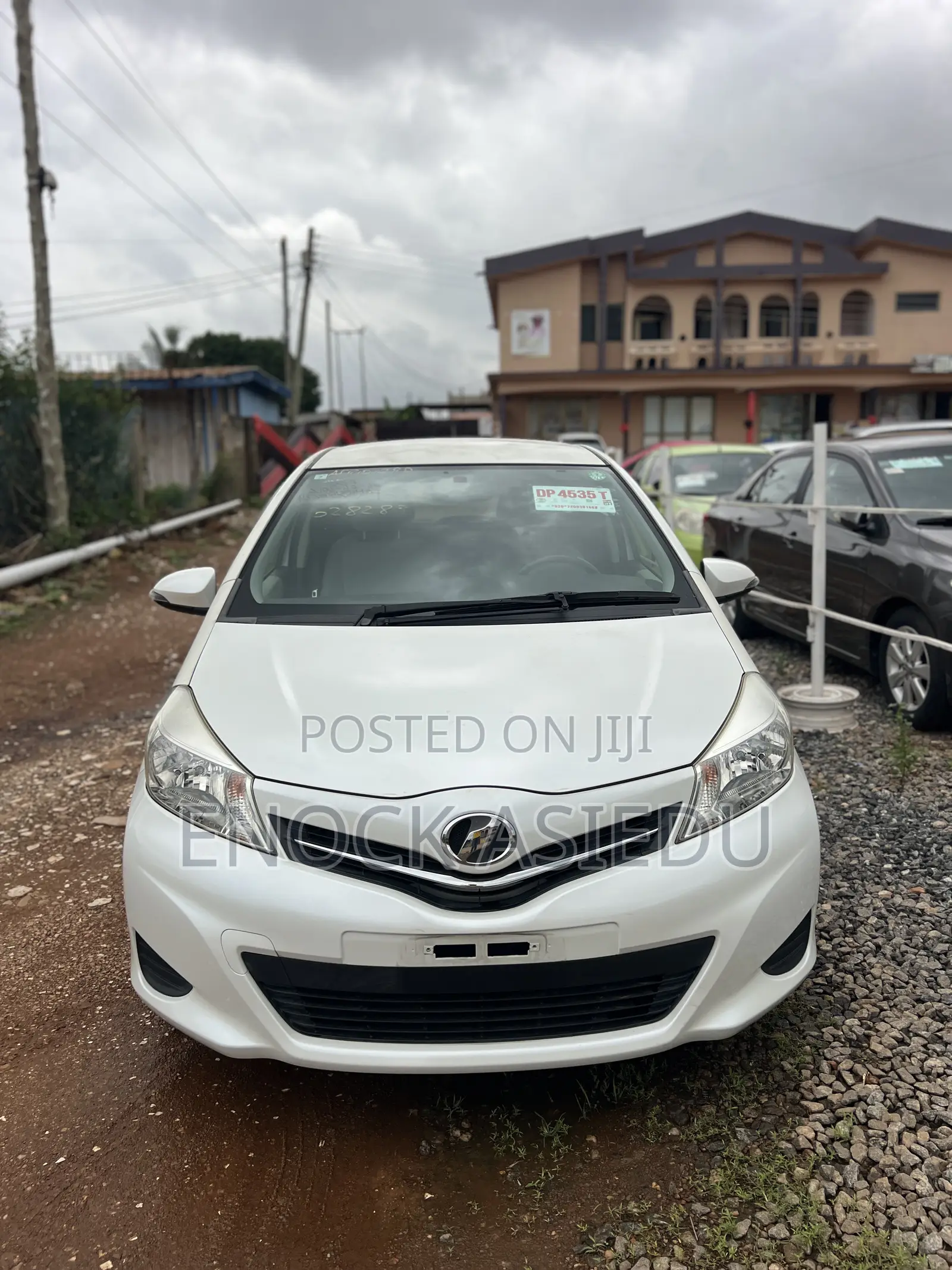 Toyota Vitz 1.3 AWD 3dr 2013 White