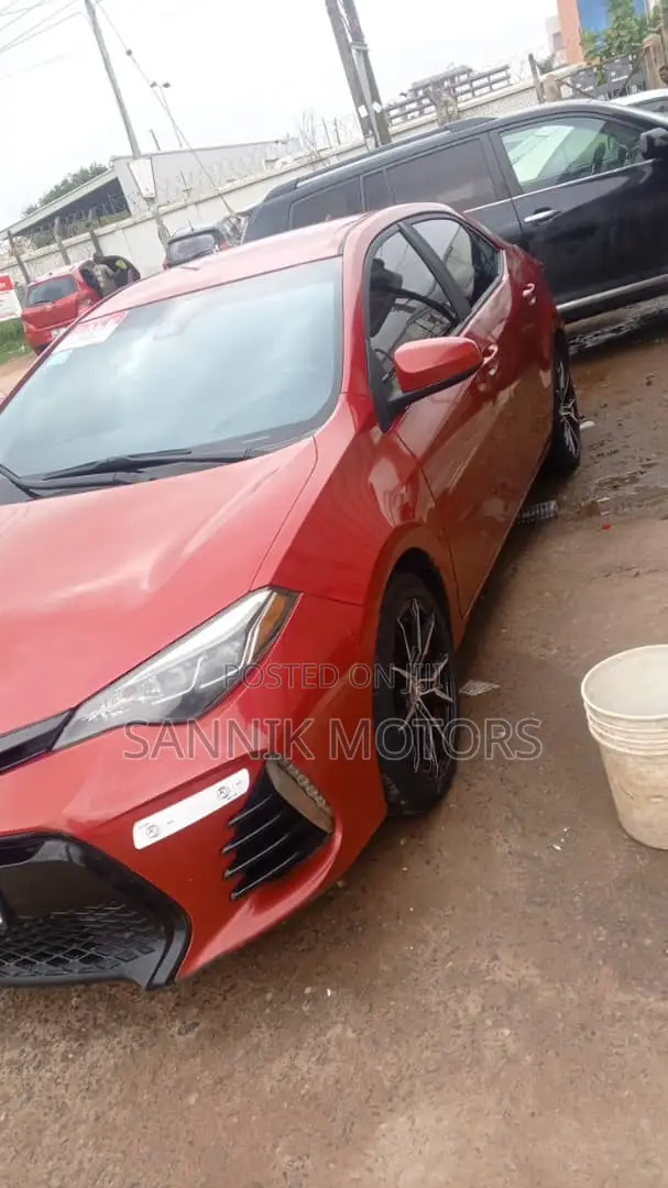 Toyota Corolla SE 4dr Sedan (1.8L 4cyl CVT) 2017 Red