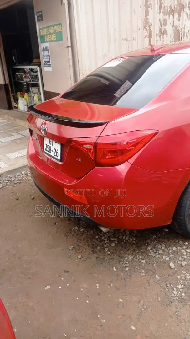 Toyota Corolla SE 4dr Sedan (1.8L 4cyl CVT) 2017 Red