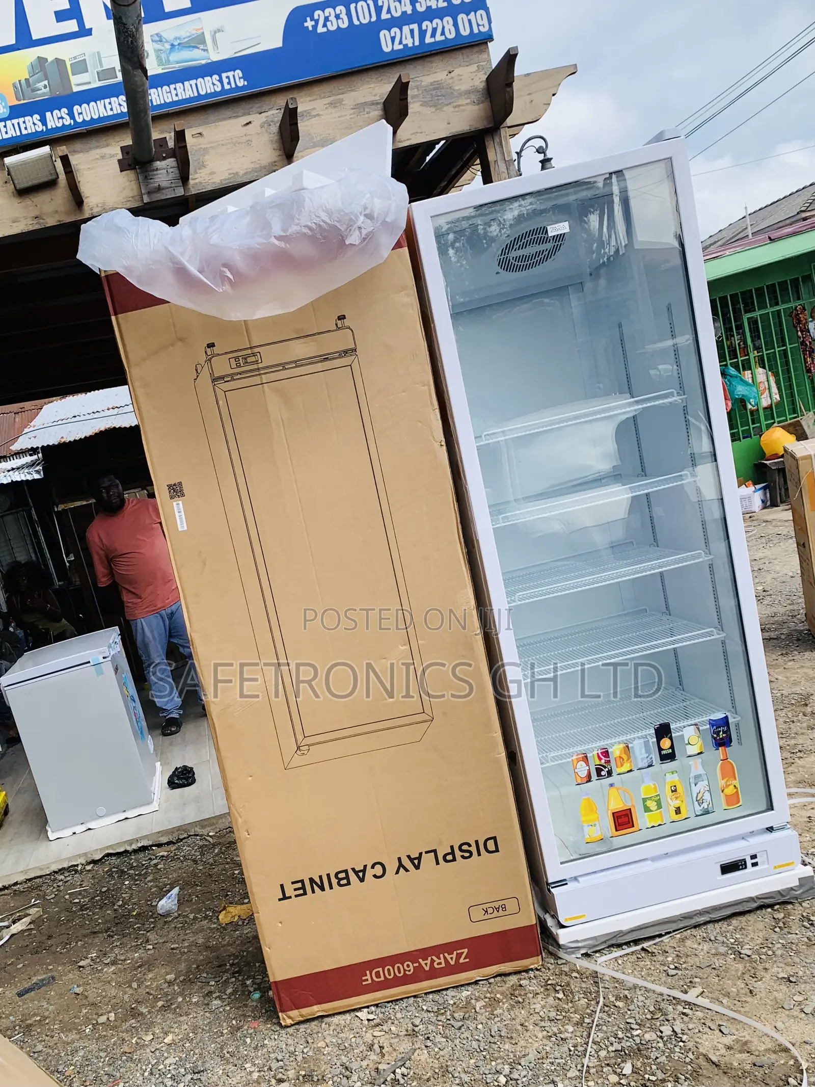 Check Out Zara-600dfg 591-Liter Single-Door Display Refrigerator