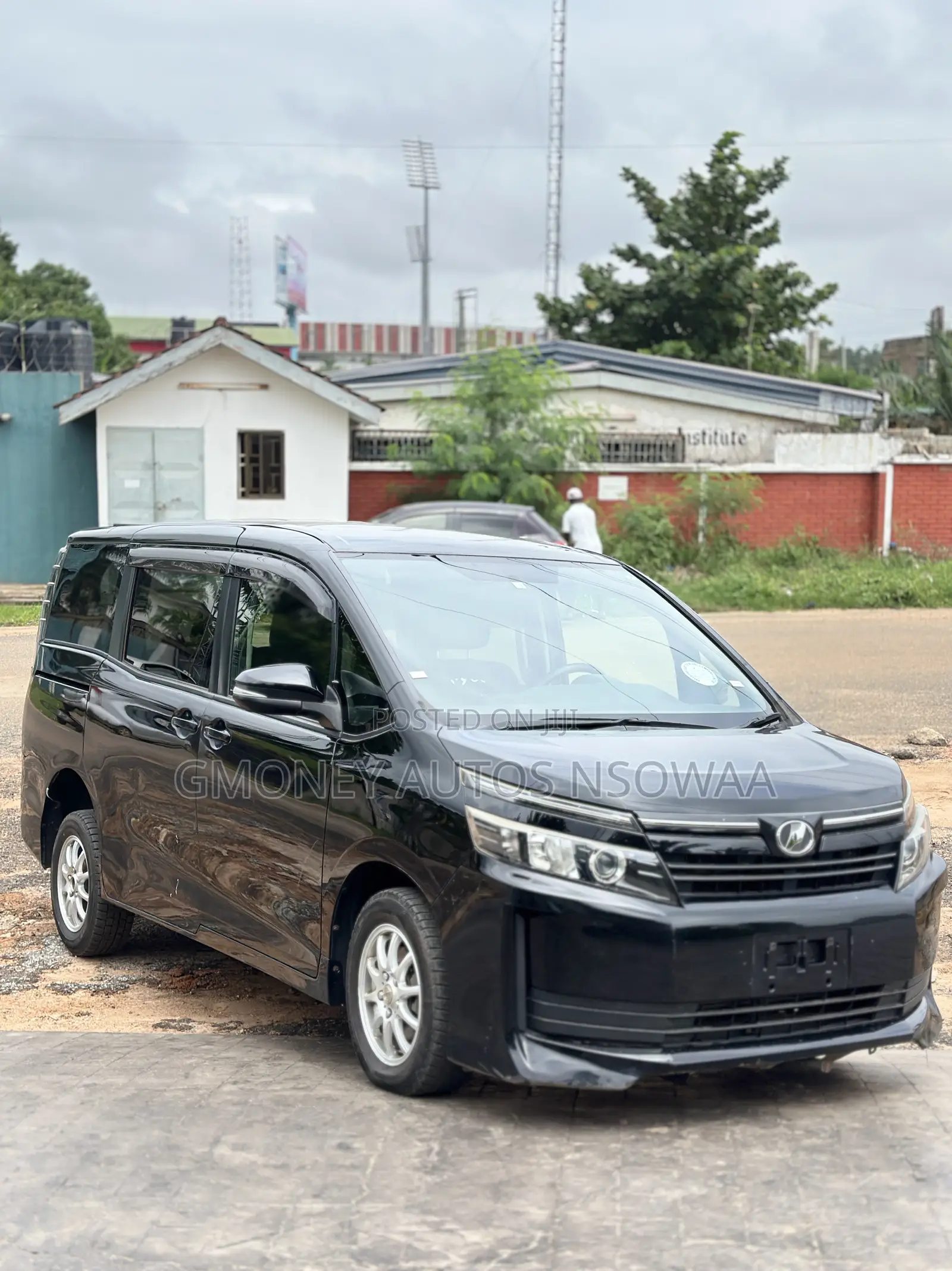 Toyota Voxy V 2WD 7-Seater 2014 Black