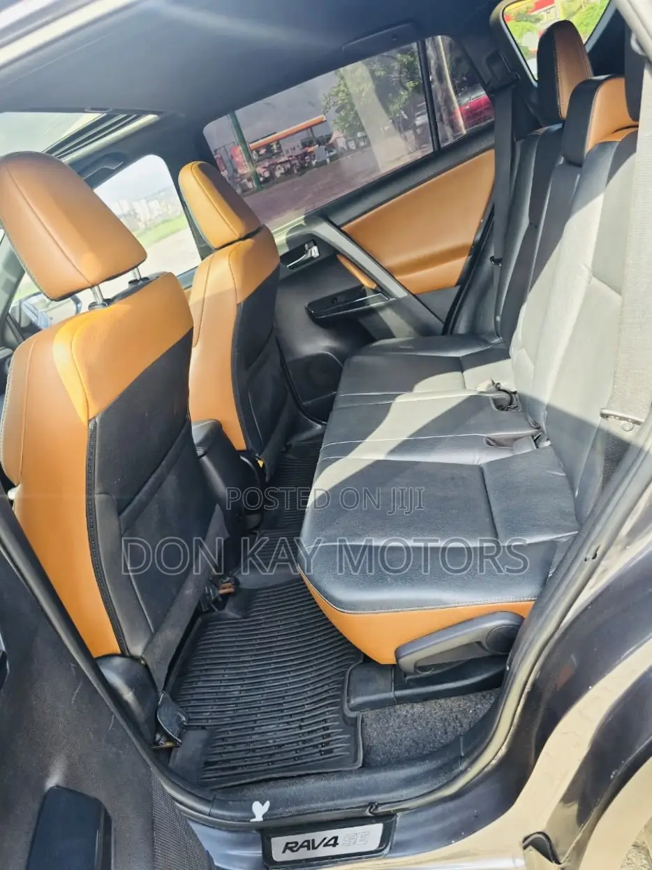 Toyota RAV4 SE 4dr SUV AWD (2.5L 4cyl 6A) 2018 Black