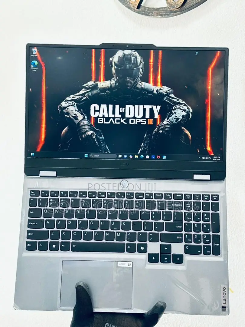 Laptop Lenovo LOQ 15AHP10 16GB Intel Core i7 SSD 512GB