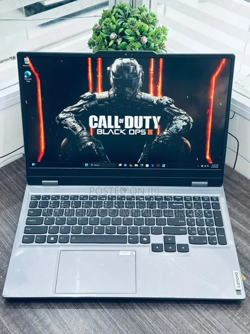 Laptop Lenovo LOQ 15AHP10 16GB Intel Core i7 SSD 512GB