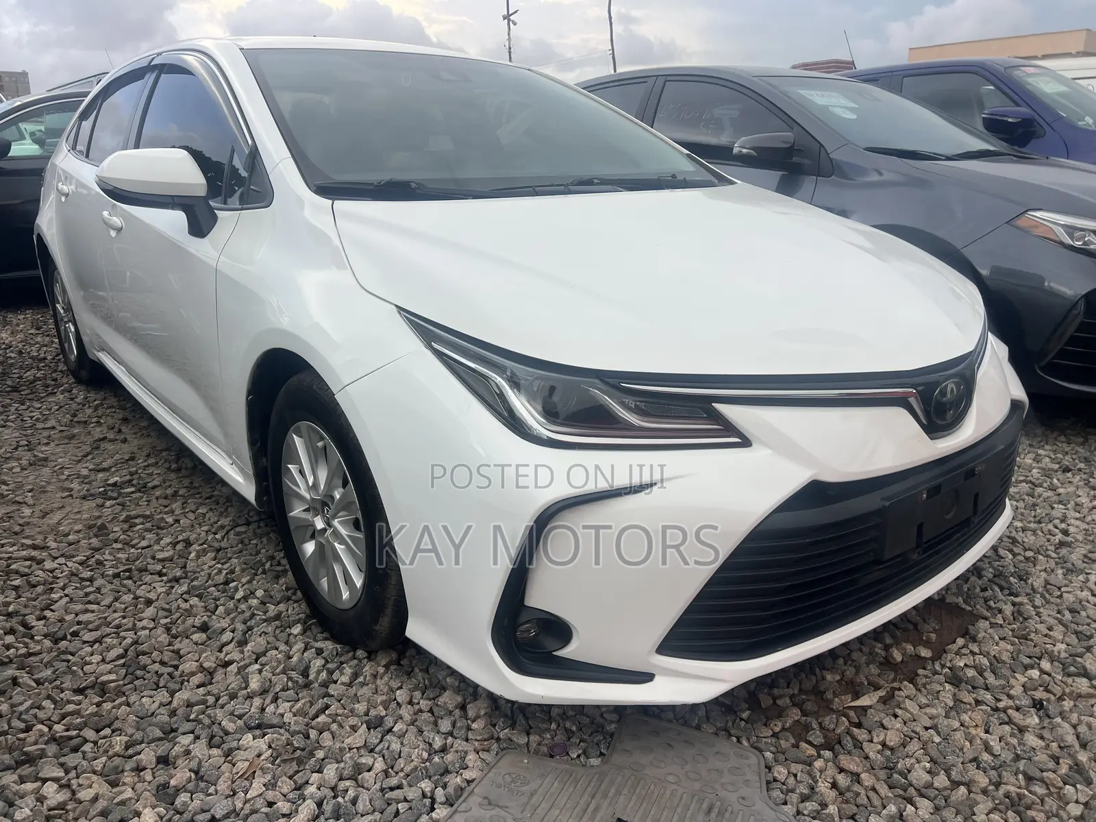 Toyota Corolla LE 2020 White