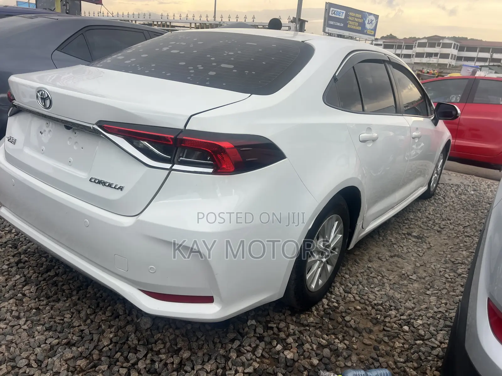 Toyota Corolla LE 2020 White
