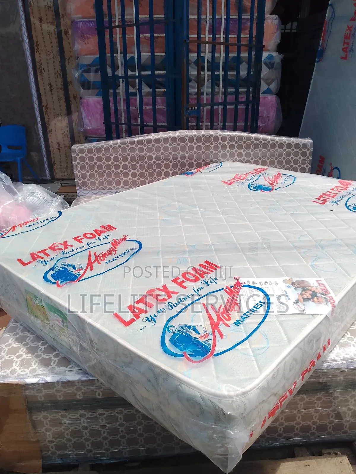 Authentic Mattress 8" Double Size - Latex
